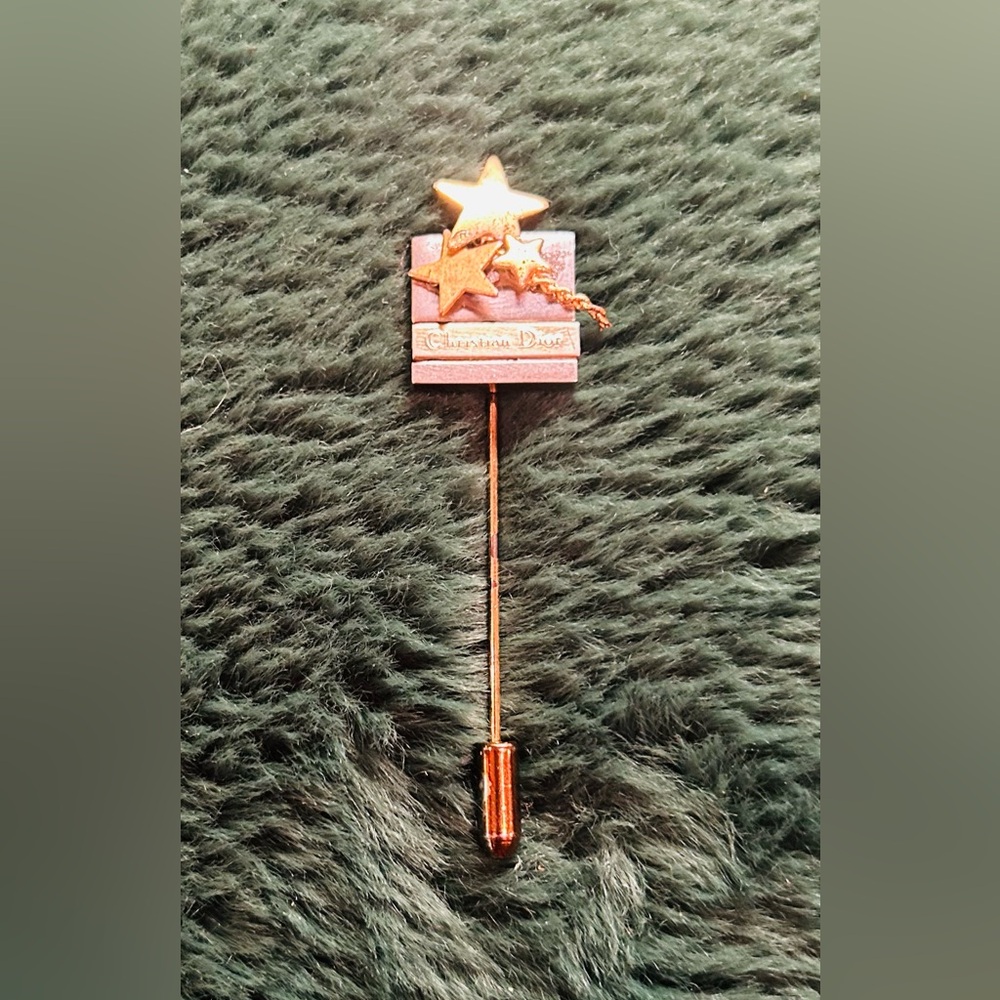 Extremely Rare Vintage Christian Dior Gold Star Stick pin